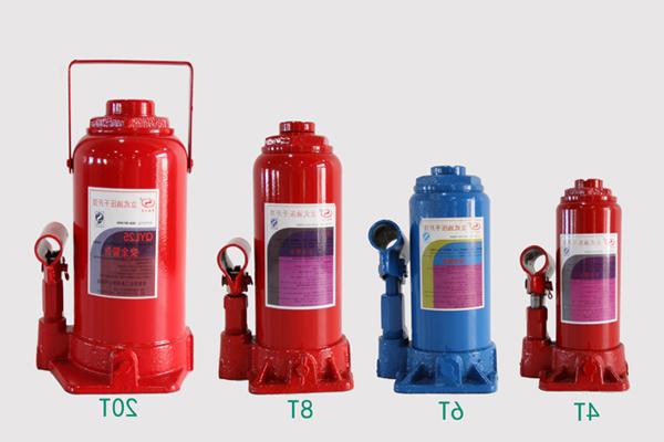 Vertical hydraulic jack